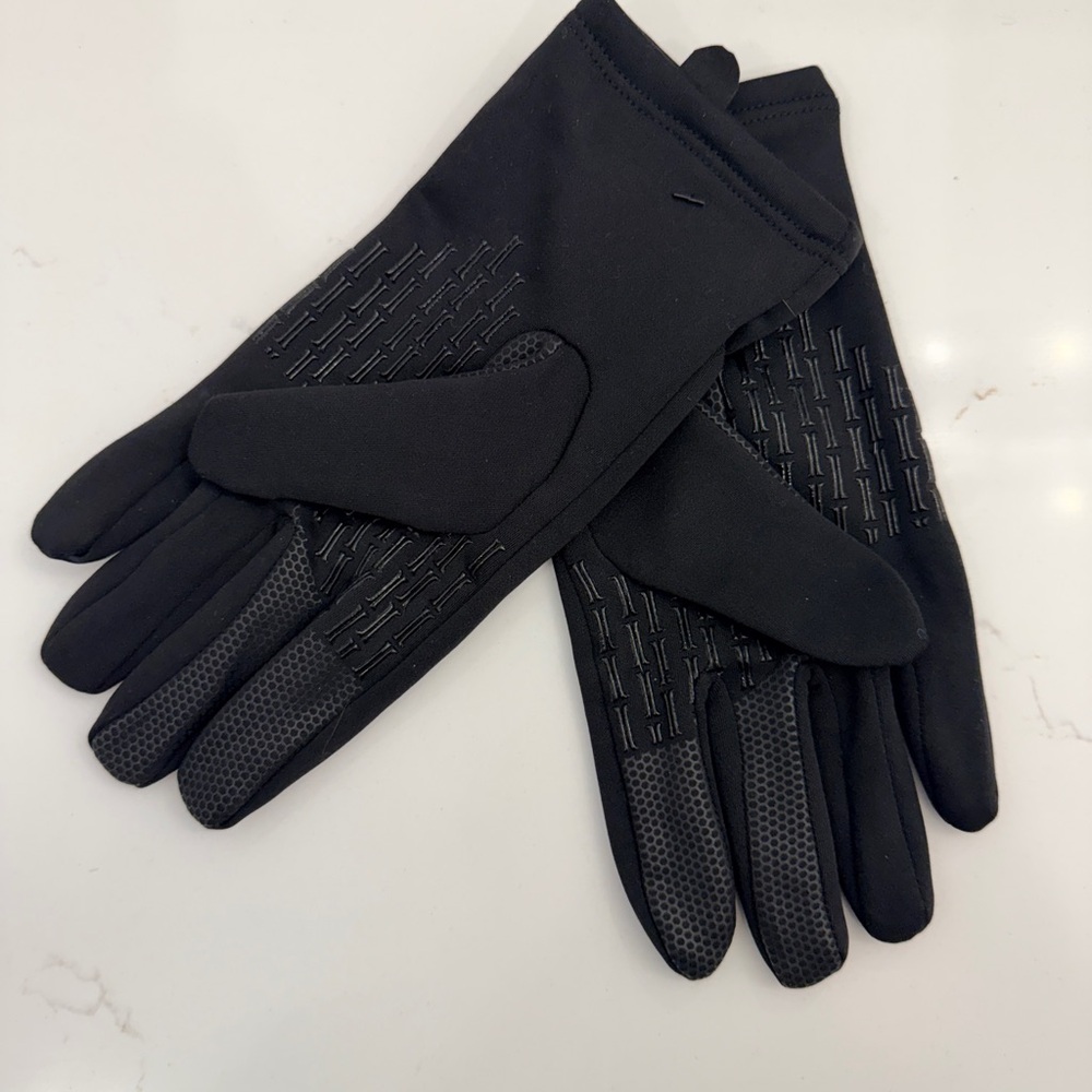 Igloos Black Touchscreen Gloves NWT